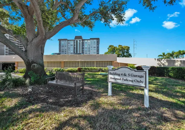 Photo 4 of Condo for sale at 5220 Brittany Dr S #1501, Saint Petersburg, FL 33715 | MLS# TB8512752 | Listing updated on 2026-09-17