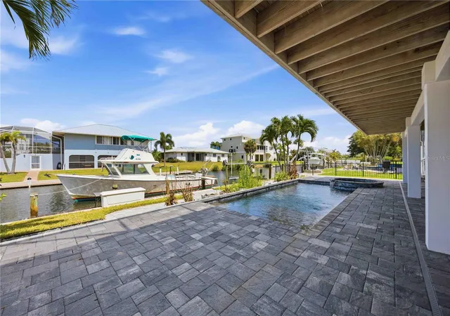 3rd image of 10460 Marion St, Englewood, FL 34224 | MLS# N6144490