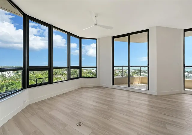 5th image of 1211 Gulf Of Mexico Dr, Longboat Key, FL 34228