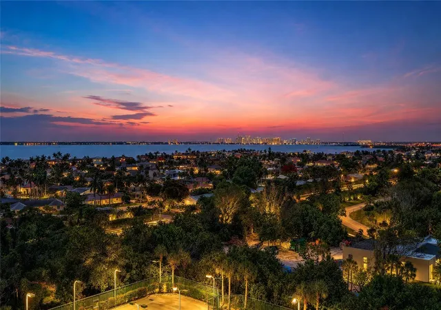 2nd image of 1211 Gulf Of Mexico Dr, Longboat Key, FL 34228