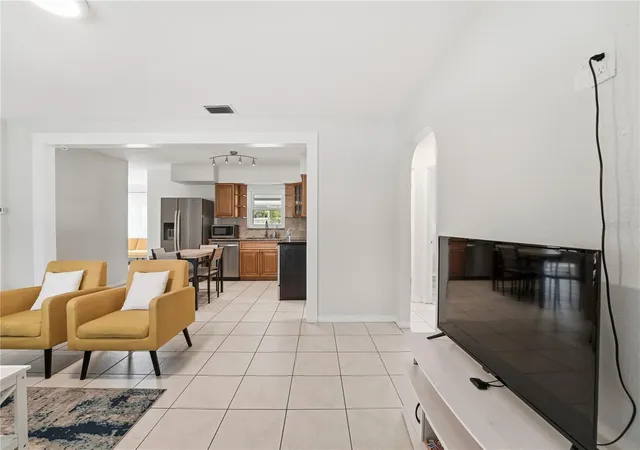 3rd image of 14512 117Th Ave, Largo, FL 33774 | MLS# D6147612