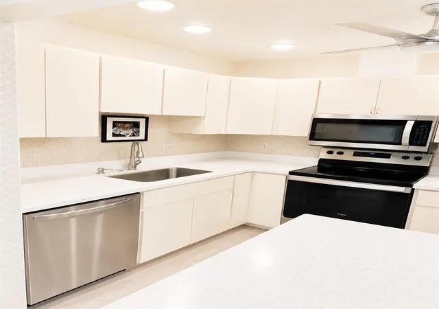 5th image of 1211 Capri Isles Blvd #122, Venice, FL 34292 | MLS# N6144492