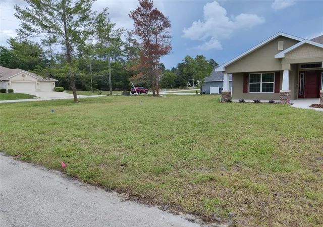 Photo 3 of Single family home for sale at 1 Chrysanthemum Ct, Homosassa, FL 34446 | MLS# OM725482 | Listing updated on 2026-07-21
