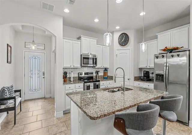 Photo 4 of Single family home for sale at 4007 Prima Lago Cir, Lakeland, FL 33810 | MLS# L4962246 | Listing updated on 2026-08-31