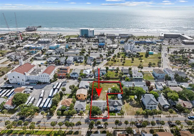 Photo 2 of Single family home for sale at 129 S Wild Olive Ave, Daytona Beach, FL 32118 | MLS# V4949321 | Listing updated on 2026-08-31