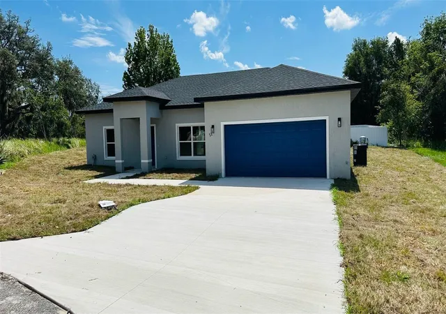 Photo 1 of Single family home for sale at 11 Spruce Ln, Ocala, FL 34472 | MLS# O6411319 | Listing updated on 2026-10-07