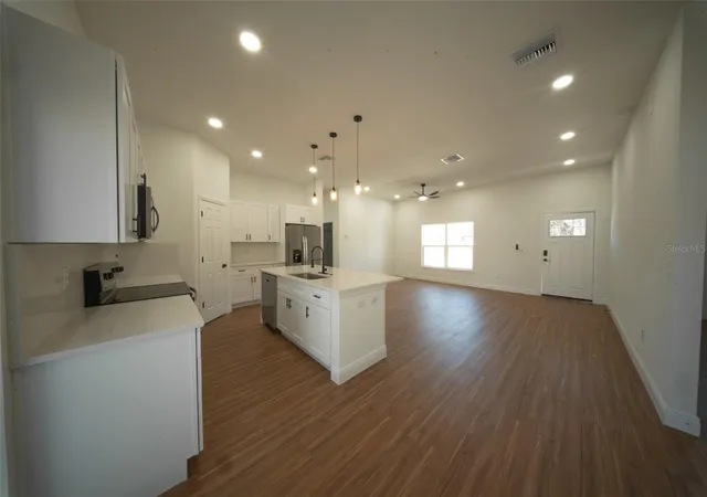 Photo 3 of Single family home for sale at 11 Spruce Ln, Ocala, FL 34472 | MLS# O6411319 | Listing updated on 2026-10-07