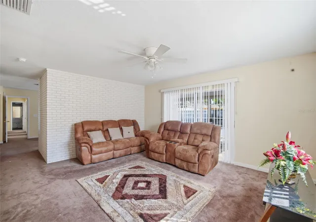4th image of 4449 Tarpon Dr, Tampa, FL 33617 | MLS# TB8512789