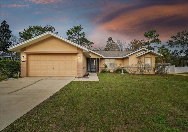 1st image of 11 Carnation Ct E, Homosassa, FL 34446 | MLS# O6411323