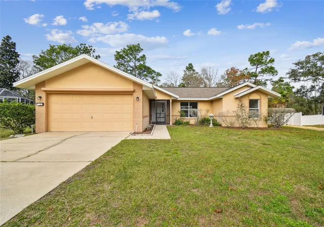 3rd image of 11 Carnation Ct E, Homosassa, FL 34446 | MLS# O6411323