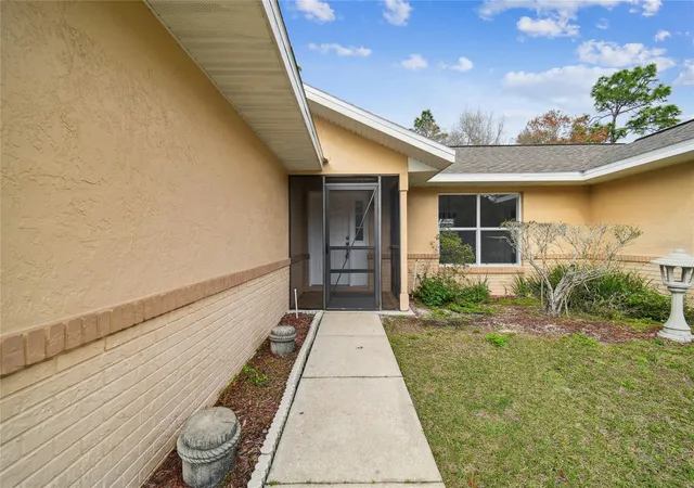 5th image of 11 Carnation Ct E, Homosassa, FL 34446 | MLS# O6411323