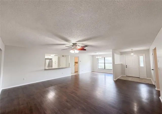 Photo 3 of Sale Pending at 10510 Sw 74th Court, Ocala, FL 34476 | MLS# O6411327 | Listing updated on 2026-09-17