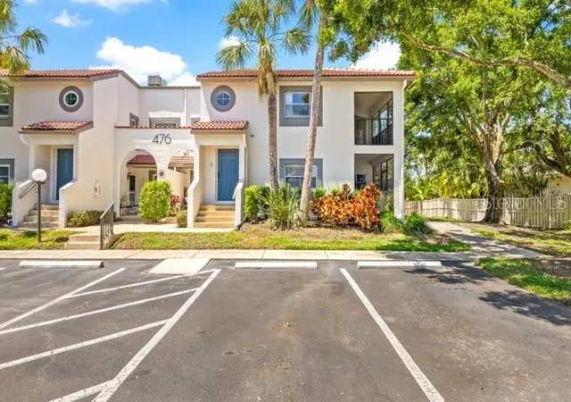 Homes for sale in St Petersburg, FL | 476 Santa Cruz Pl Ne #C, St Petersburg, FL 33703 | MLS# TB8512797