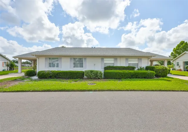 3rd image of 109 Glendower Cir, SUN CITY CENTER, FL 33573