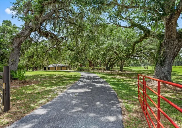 Homes for sale in Bushnell, FL | 4801 County Road 575, Bushnell, FL 33513 | MLS# G5112928