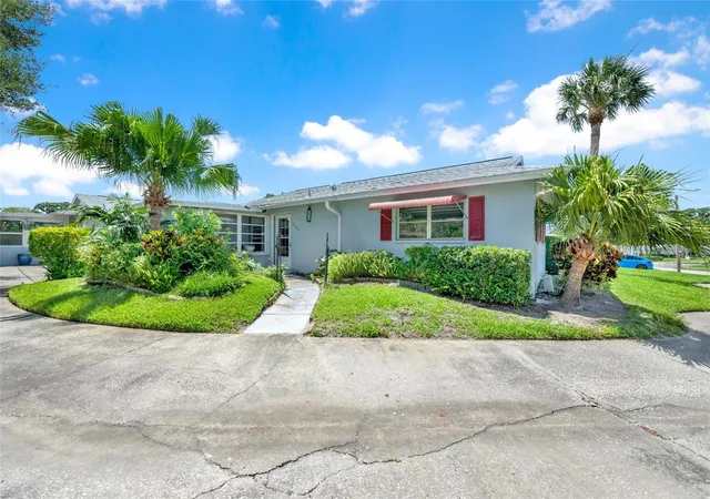3rd image of 1608 Whitebridge Dr #B, Palm Harbor, FL 34684 | MLS# TB8512823