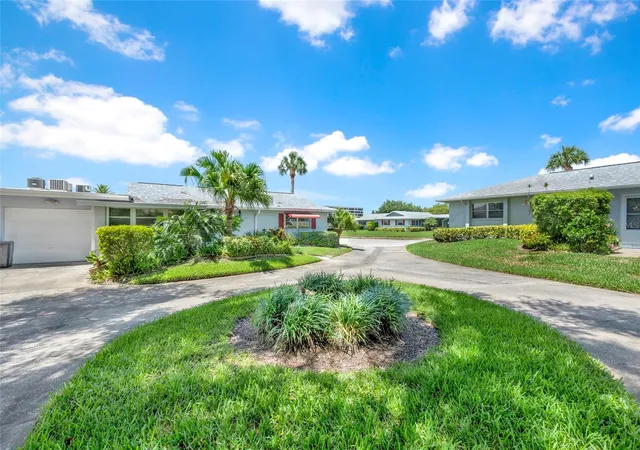 5th image of 1608 Whitebridge Dr #B, Palm Harbor, FL 34684 | MLS# TB8512823