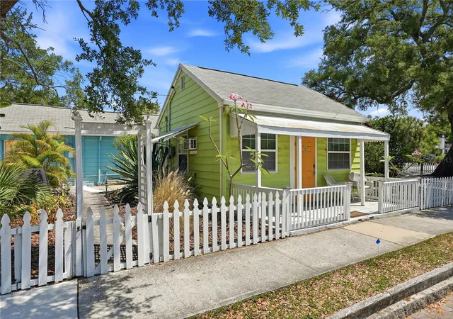 Photo 3 of Single family home for sale at 5407 29th Avenue S, Gulfport, FL 33707 | MLS# TB8512836 | Listing updated on 2026-07-02