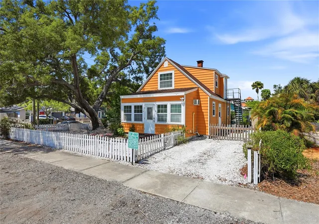Photo 4 of Single family home for sale at 5407 29th Avenue S, Gulfport, FL 33707 | MLS# TB8512836 | Listing updated on 2026-07-02