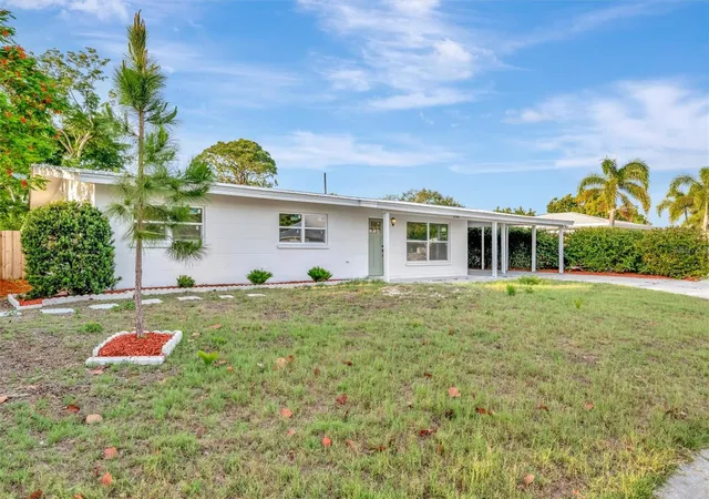 Photo 2 of Single family home for sale at 2705 Sunnyside St, Sarasota, FL 34239 | MLS# A4695026 | Listing updated on 2026-08-09