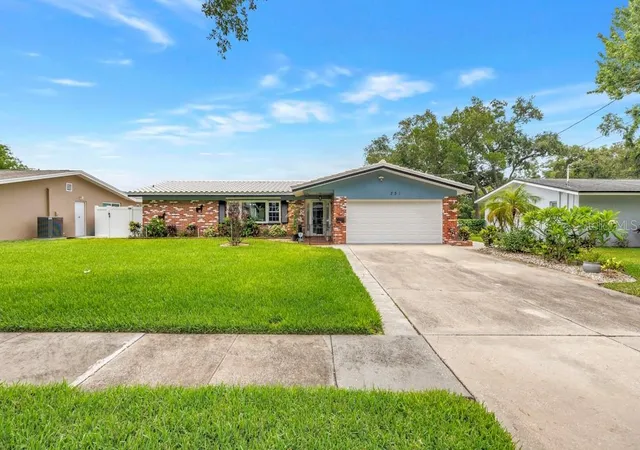 Photo 4 of Single family home for sale at 731 Oberlin Dr, Clearwater, FL 33765 | MLS# TB8512862 | Listing updated on 2026-10-08