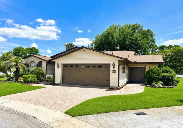 Homes for sale in Lakeland, FL | 3104 Sand Trap Ct, Lakeland, FL 33810 | MLS# TB8512867
