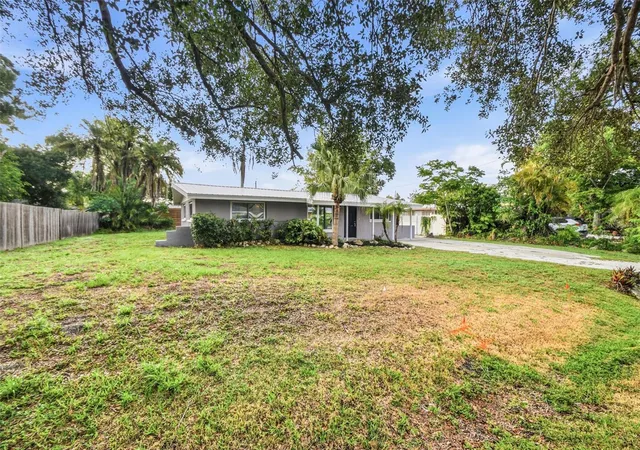 3rd image of 5917 Olive Ave, Sarasota, FL 34231 | MLS# O6411402