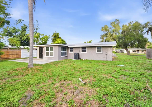 49th image of 5917 Olive Ave, Sarasota, FL 34231 | MLS# O6411402