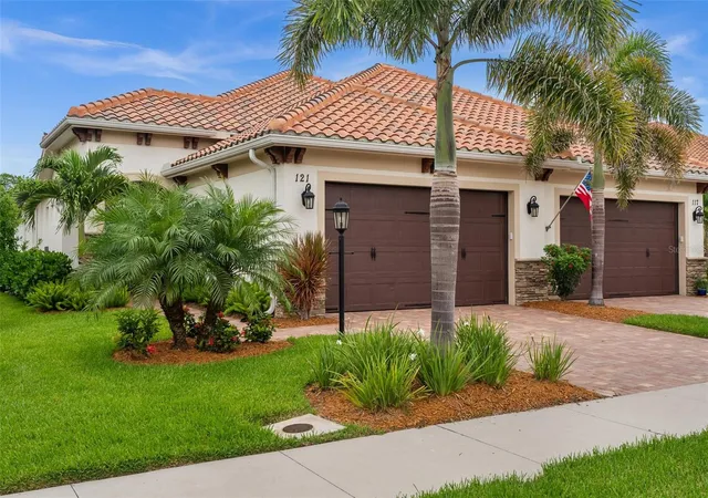 Photo 2 of Single family home for sale at 121 Colebrook Ct, Venice, FL 34292 | MLS# N6144500 | Listing updated on 2026-07-21