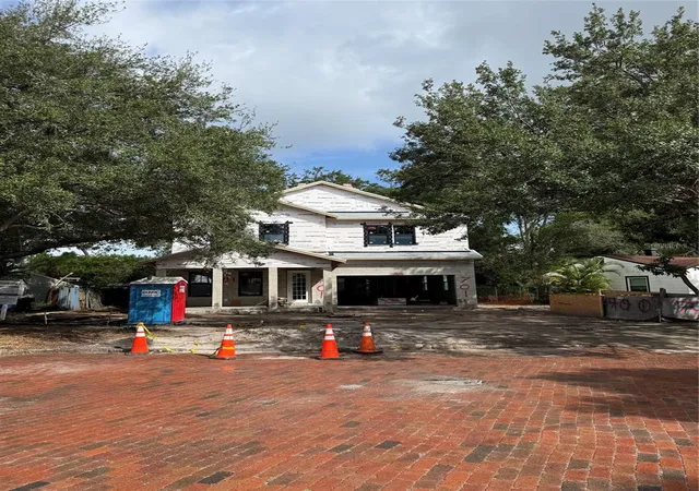 Photo 2 of Sale Pending at 701 39th Avenue N, Saint Petersburg, FL 33703 | MLS# TB8512893 | Listing updated on 2026-08-13