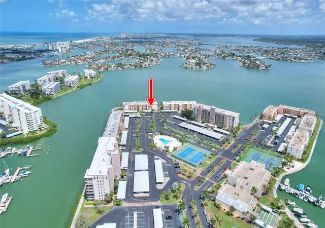 Homes for sale in South Pasadena, FL | 7920 Sun Island Drive, South Pasadena, FL 33707 | Houzeo
