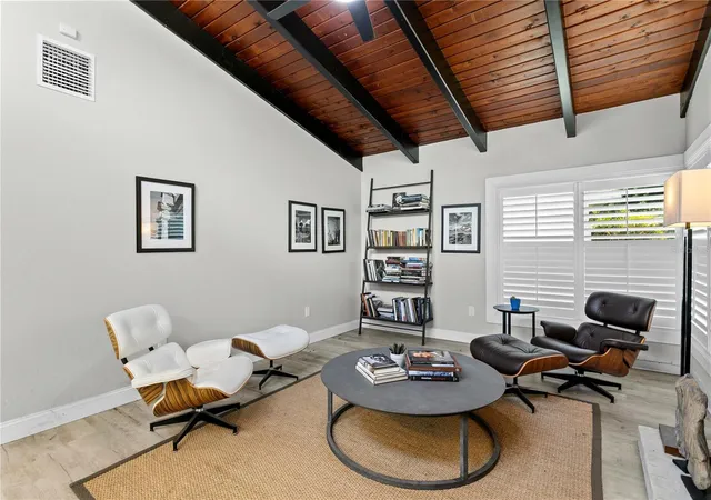 Photo 2 of Single family home for sale at 520 Lake Maggiore Blvd S, Saint Petersburg, FL 33705 | MLS# TB8512912 | Listing updated on 2026-10-07
