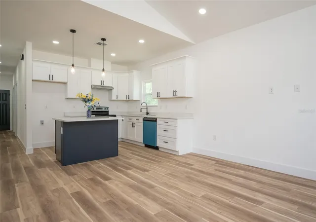 3rd image of 1510 Ne 156Th Ter, Williston, FL 32696 | MLS# GC540695