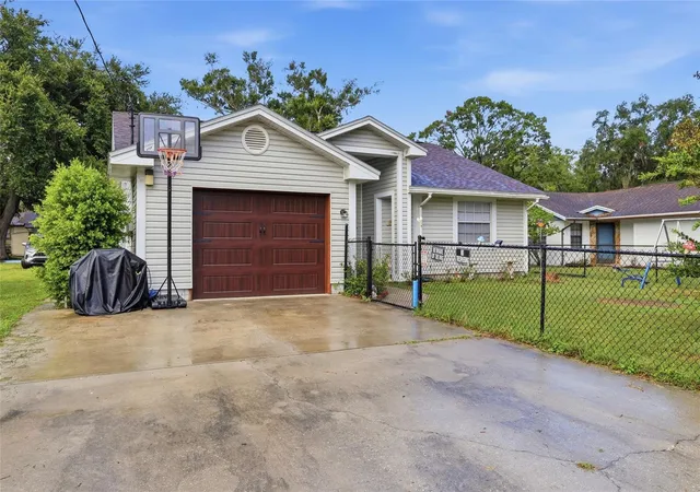 2nd image of 1405 E Frances Ave, Plant City, FL 33563 | MLS# A4695051