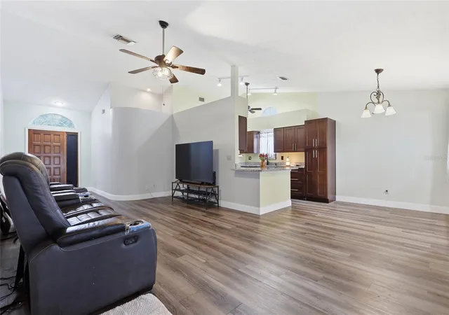 Photo 3 of Single family home for sale at 1405 E Frances Ave, Plant City, FL 33563 | MLS# A4695051 | Listing updated on 2026-09-01