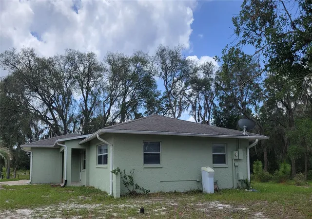 Photo 5 of Single family home for sale at 9022 Lingrove Rd, Weeki Wachee, FL 34613 | MLS# TB8512969 | Listing updated on 2026-08-28