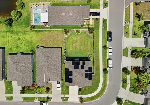 Photo 3 of Single family home for sale at 5052 White Chicory Dr, Apollo Beach, FL 33572 | MLS# TB8512972 | Listing updated on 2026-06-27