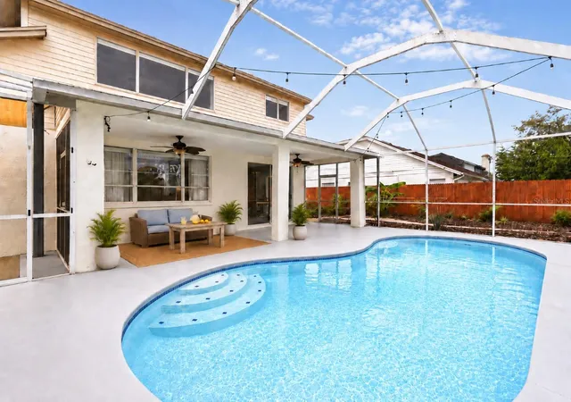 2nd image of 1610 Ledgestone Dr, Brandon, FL 33511 | MLS# TB8512998