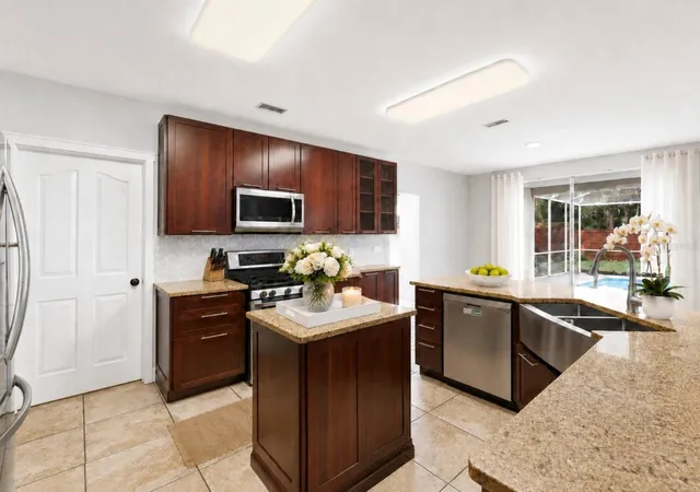 Photo 4 of Single family home for sale at 1610 Ledgestone Dr, Brandon, FL 33511 | MLS# TB8512998 | Listing updated on 2026-10-21