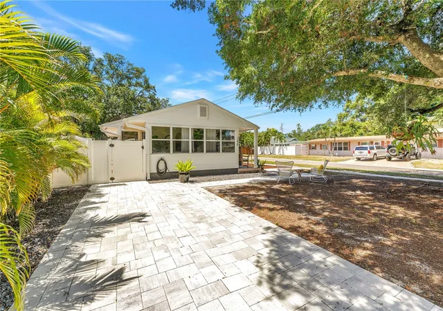 3rd image of 798 45Th Ave N, St Petersburg, FL 33703 | MLS# TB8513013