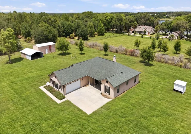 Photo 4 of Single family home for sale at 14433 Lake Yale Rd, Umatilla, FL 32784 | MLS# G5112955 | Listing updated on 2026-09-22