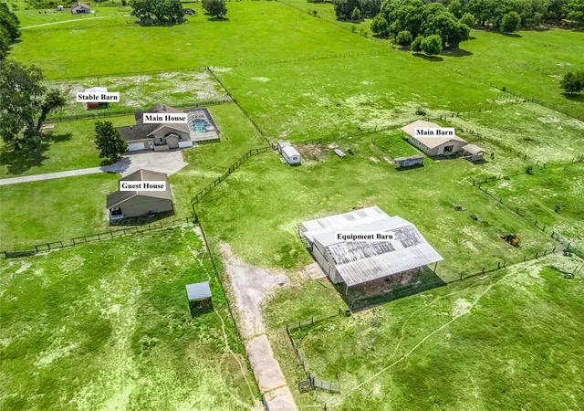 3rd image of 2223 Cr 543, Sumterville, FL 33585 | MLS# TB8513033