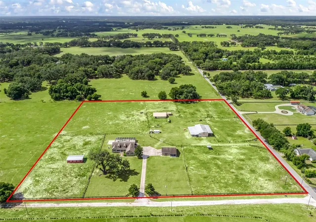 4th image of 2223 Cr 543, Sumterville, FL 33585 | MLS# TB8513033