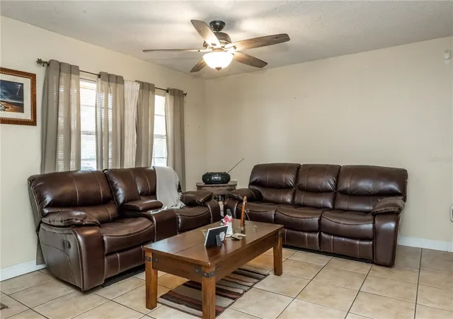 Photo 4 of Single family home for sale at 6424 Swallow Hl Dr, Orlando, FL 32818 | MLS# O6411530 | Listing updated on 2026-07-20