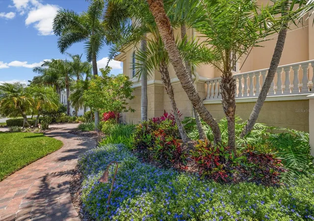 Photo 4 of Single family home for sale at 6224 Pasadena Point Blvd, Gulfport, FL 33707 | MLS# TB8513065 | Listing updated on 2026-09-19