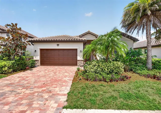 Photo 1 of Single family home for sale at 20722 Romagna Pl, Venice, FL 34293 | MLS# A4695090 | Listing updated on 2026-08-20