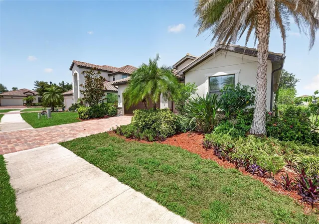 Photo 3 of Single family home for sale at 20722 Romagna Pl, Venice, FL 34293 | MLS# A4695090 | Listing updated on 2026-08-20