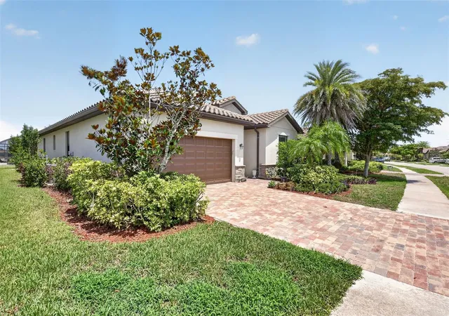 Photo 3 of Single family home for sale at 20722 Romagna Pl, Venice, FL 34293 | MLS# A4695090 | Listing updated on 2026-08-20