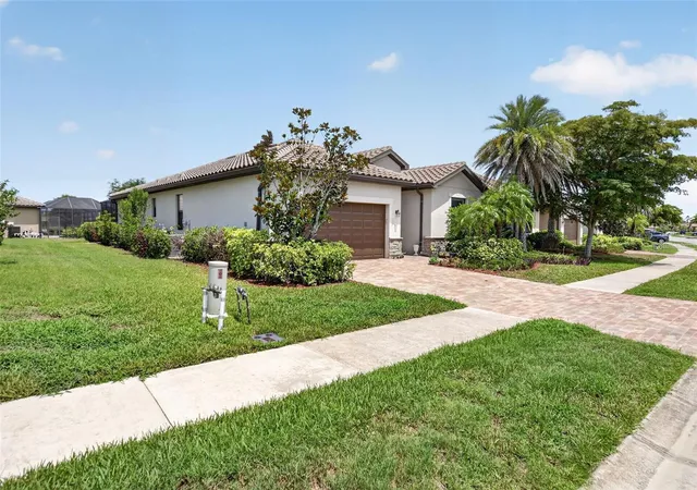 Photo 4 of Single family home for sale at 20722 Romagna Pl, Venice, FL 34293 | MLS# A4695090 | Listing updated on 2026-08-20