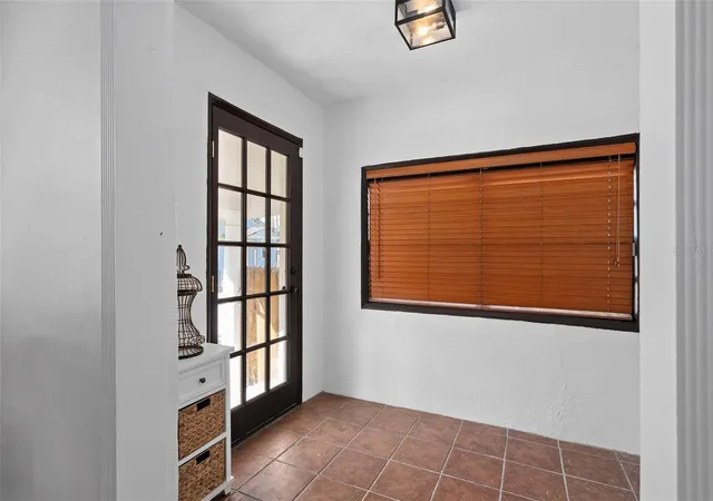 2nd image of 225 Hibiscus Ct, Orlando, FL 32801 | MLS# O6411548